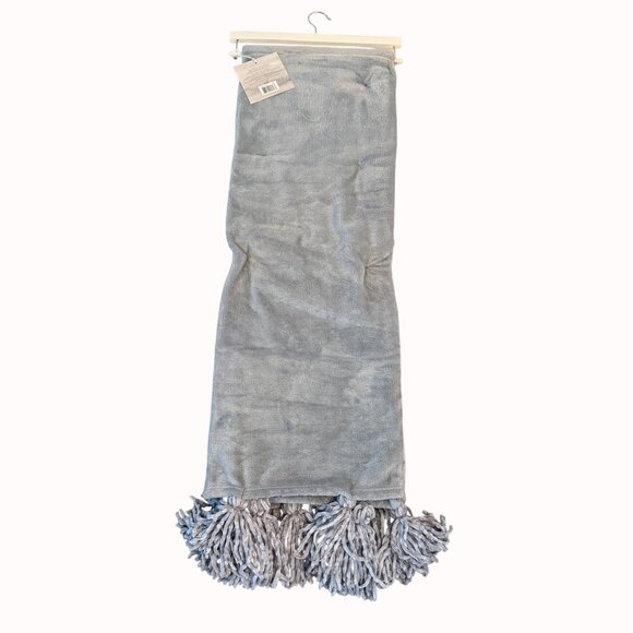 Nova Oversized Plush Throw Blanket Fringe Tassels 50" X 70" Silver Lush Hygge De - Picture 3 of 13